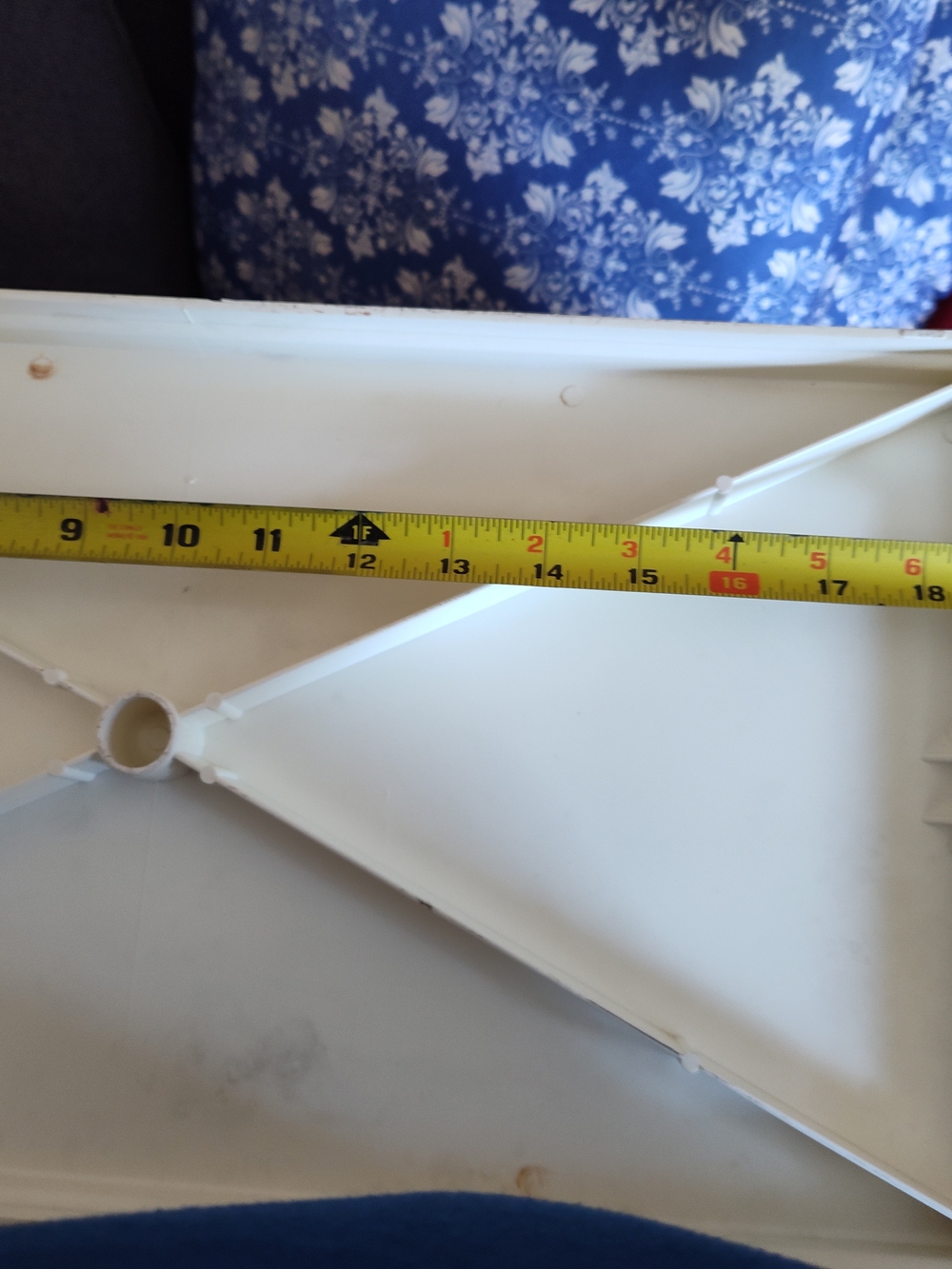 Plastic Sewing Machine Case - Picture 10 of 11